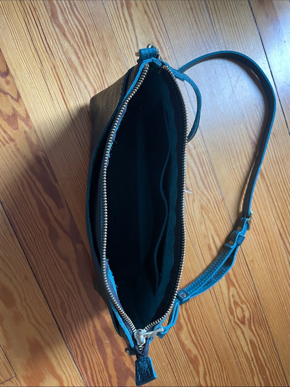Portland Leather Poppy Purse in Lagoon - Picture 4 of 8